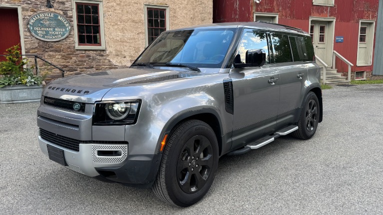 2020 Land Rover Defender SE's photo